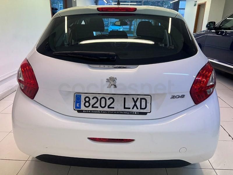 Usado Peugeot 208 Active 100 CV (73 kW) 2015 Blanco Utilitario