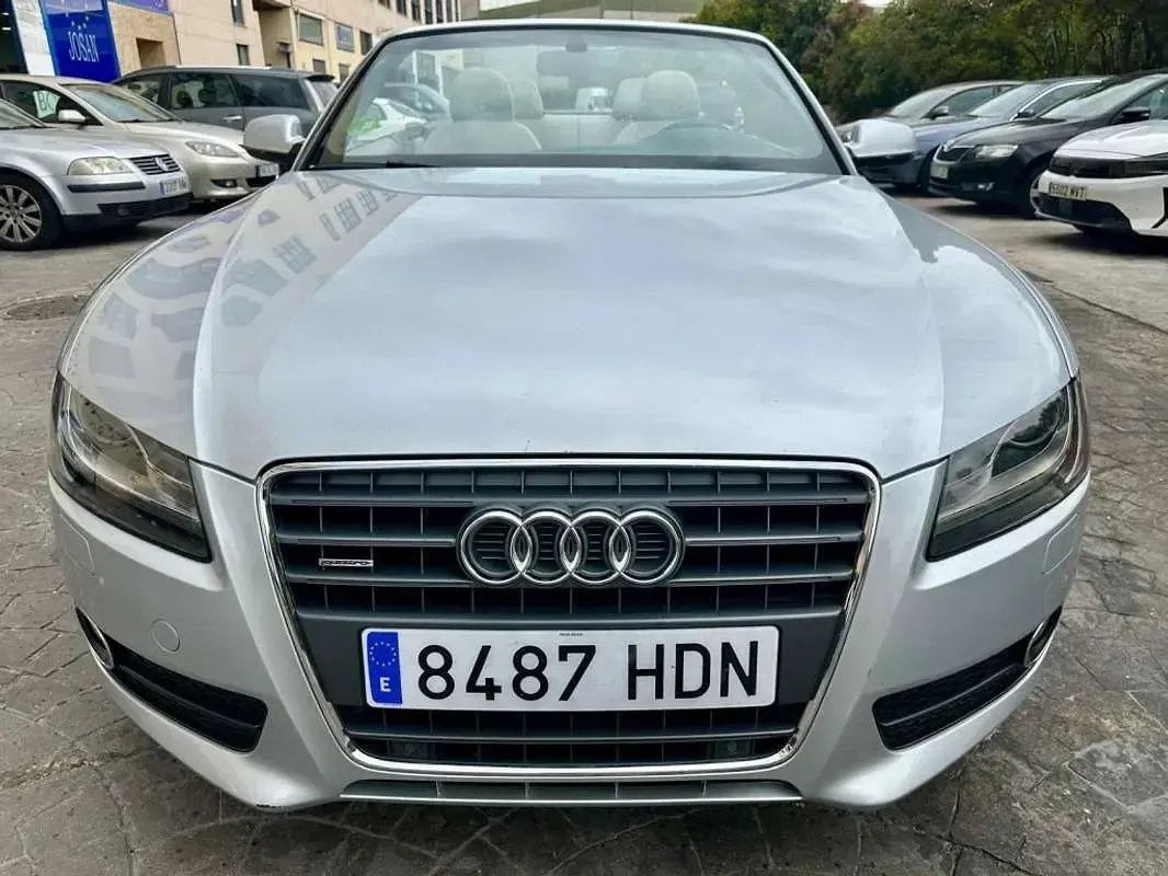 Usado Audi A5 Cabriolet Exclusive 211 CV (155 kW) 2011 Plateado Descapotable