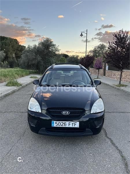 Usado Kia Carens 115 CV (84 kW) 2008 Negro Monovolumen