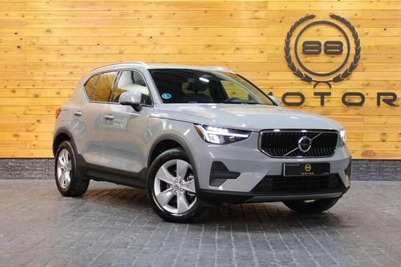 Gris Usado 2023 Volvo XC40 Core SUV | 31.970 € (Precio justo) - Imagen 1/4