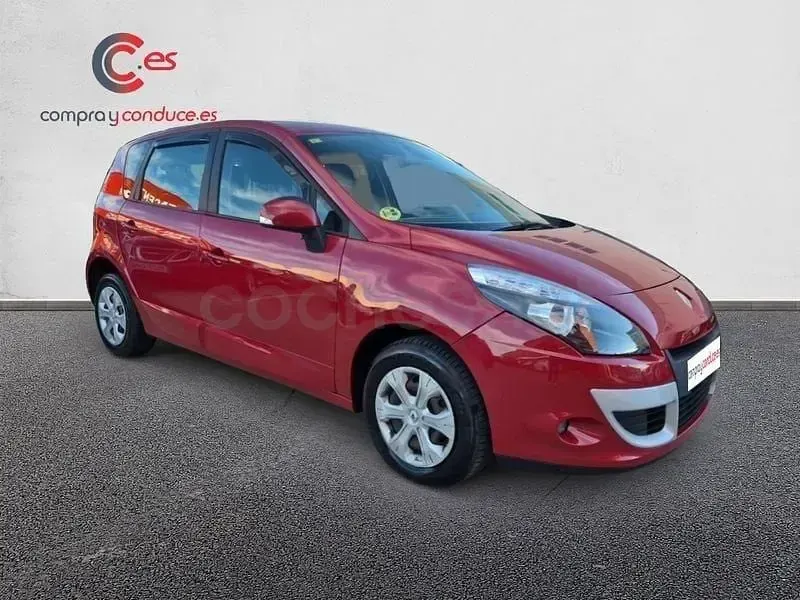 Usado Renault Scénic 105 CV (77 kW) 2010 Rojo Monovolumen