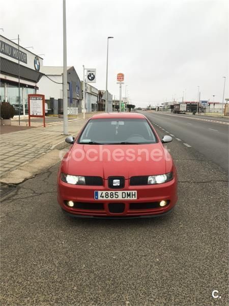 Rojo Usado 2005 Seat Leon Berlina | 5800 € (Un poco caro) - Imagen 1/2