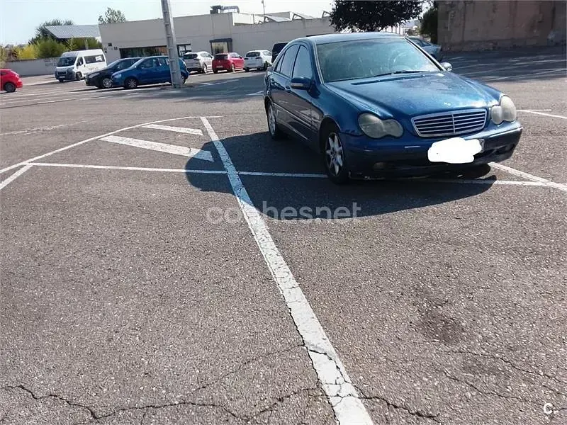 Usado Mercedes C270 Elegance 170 CV (125 kW) 2002 Azul Berlina