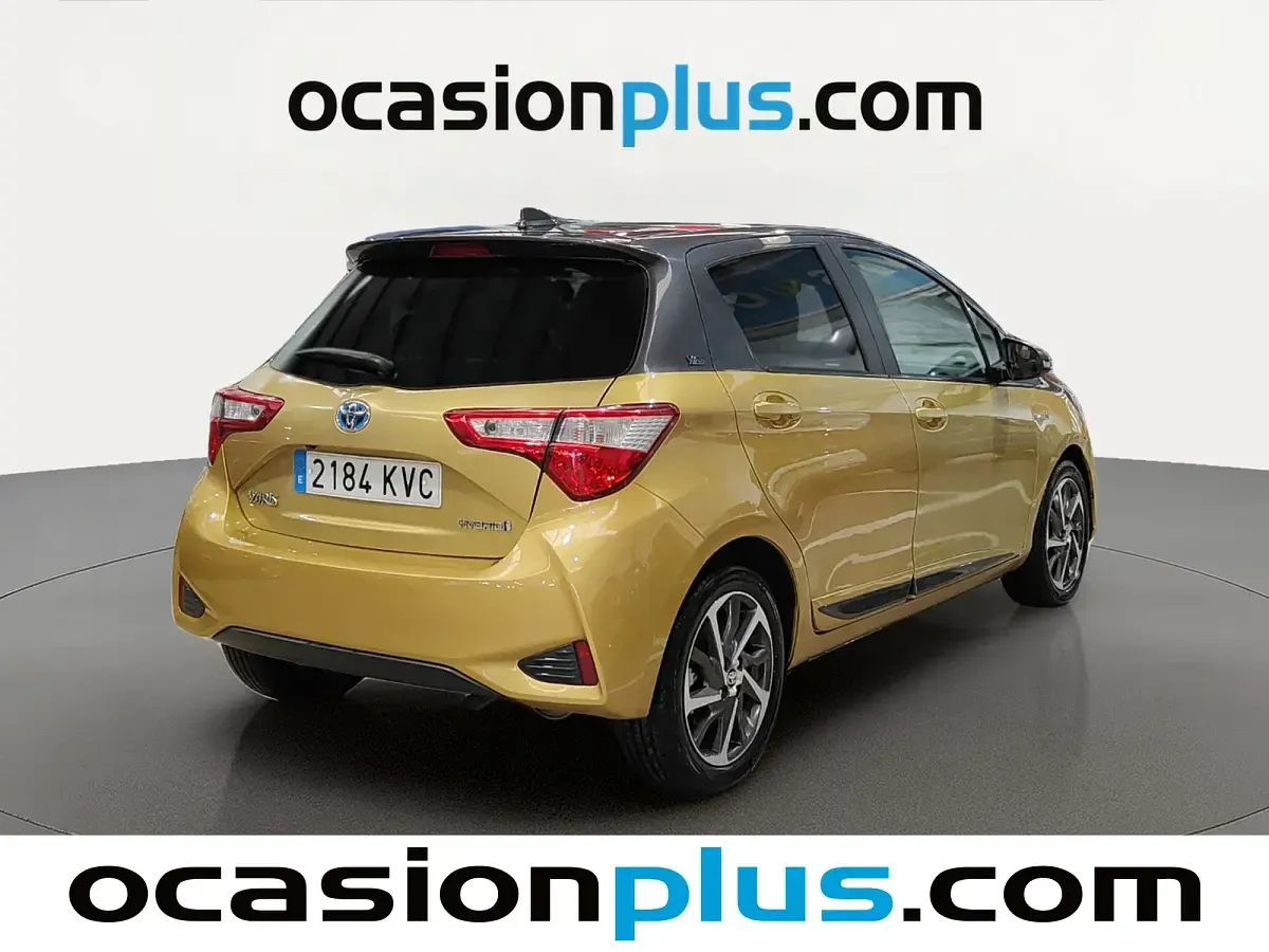 Usado Toyota Yaris 100 CV (73 kW) 2019 Oro