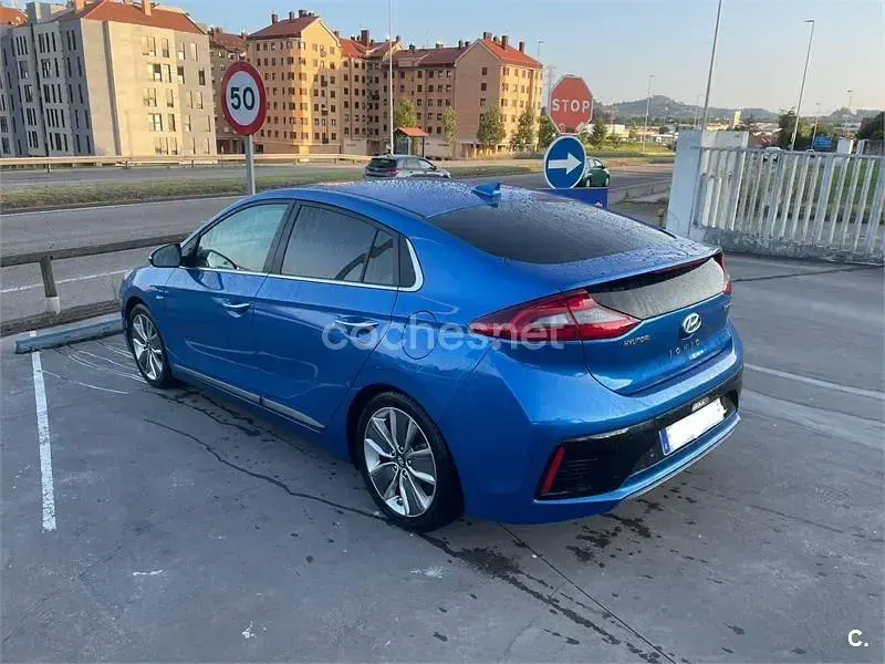 Usado Hyundai Ioniq Style 141 CV (103 kW) 2018 Azul Utilitario