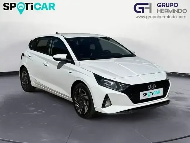 Usado Hyundai i20 100 CV (73 kW) 2021 Blanco Berlina