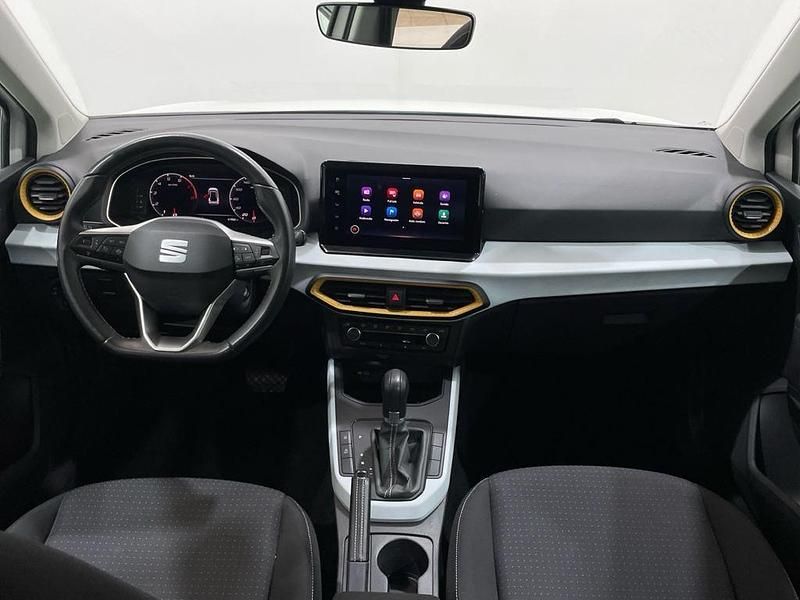 Usado Seat Arona Style Plus 110 CV (80 kW) 2022 Blanco SUV