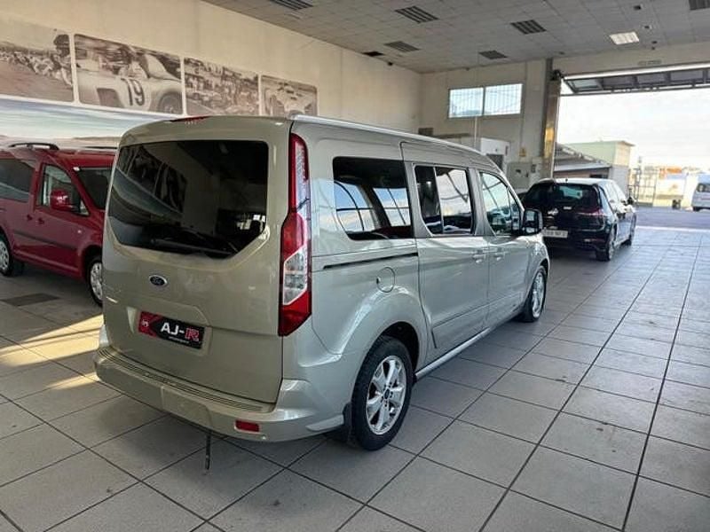 Usado Ford Tourneo Connect Titanium 120 CV (88 kW) 2016 Beige Monovolumen