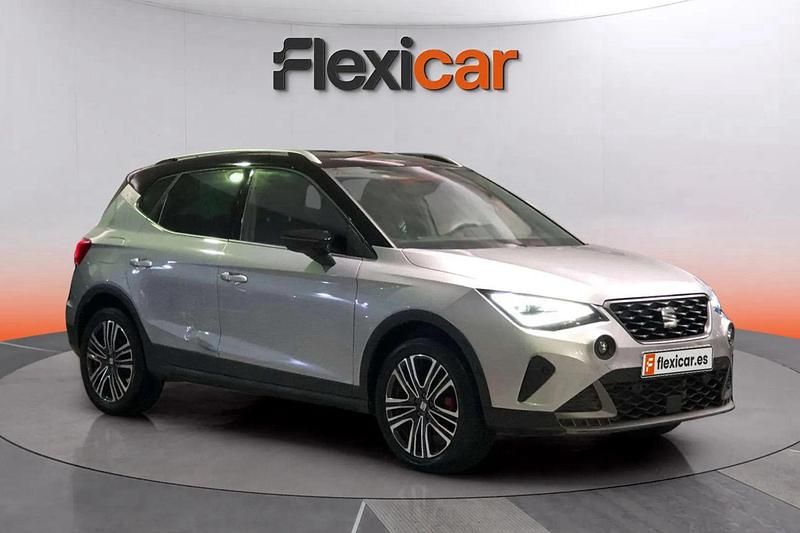 Gris Usado 2024 Seat Arona FR SUV | 17.480 € (Buen precio) - Imagen 1/4