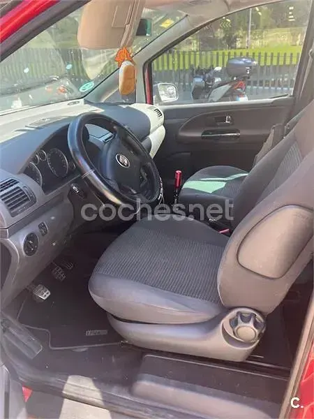 Usado Seat Alhambra Reference 150 CV (110 kW) 2006 Rojo Monovolumen