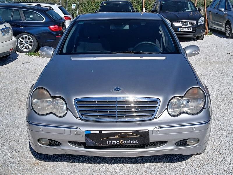 Usado Mercedes C220 Elegance 125 CV (91 kW) 2000 Gris Berlina