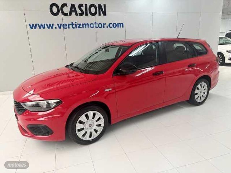 Usado Fiat Tipo Pop 95 CV (69 kW) 2019 Rojo Familiar