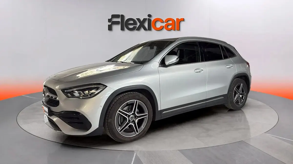 Usado Mercedes GLA180 122 CV (89 kW) 2020 Gris SUV