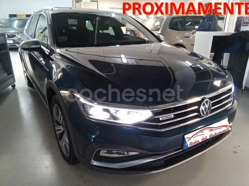 Azul Usado 2022 VW Passat Alltrack Familiar | 27.990 € (Buen precio) - Imagen 1/4