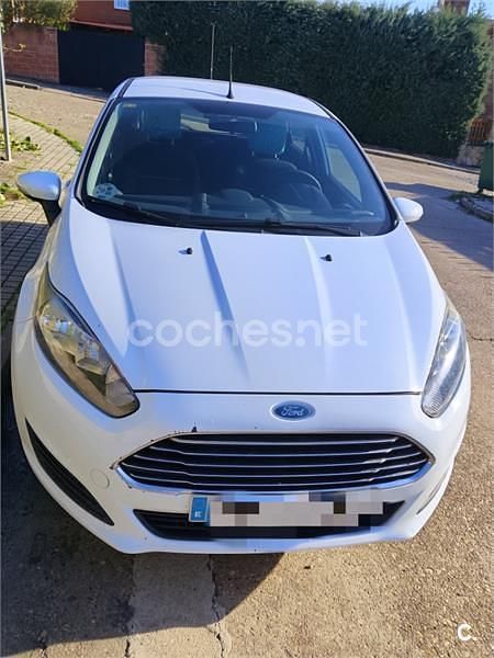 Usado Ford Fiesta Trend 75 CV (55 kW) 2014 Blanco Utilitario