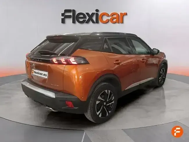 Usado Peugeot 2008 GT-line 130 CV (95 kW) 2020 Naranja SUV