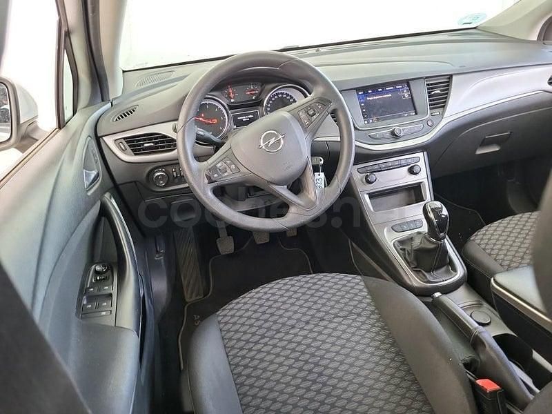 Usado Opel Astra Edition 105 CV (77 kW) 2020 Blanco Familiar
