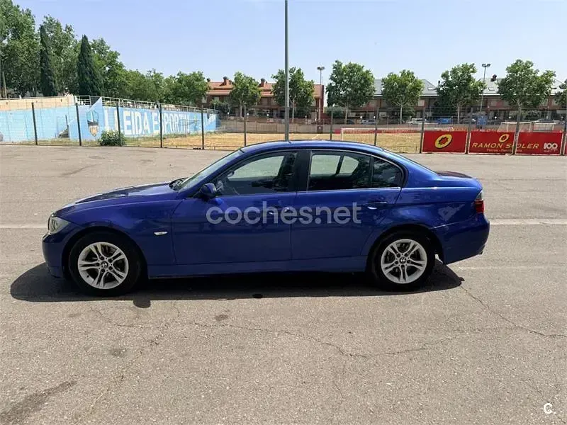 Usado BMW 318 122 CV (89 kW) 2007 Azul Berlina