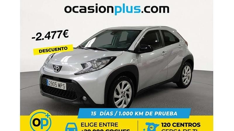 Gris Usado 2024 Toyota Aygo Play Utilitario | 12.773 € (Precio justo) - Imagen 1/4