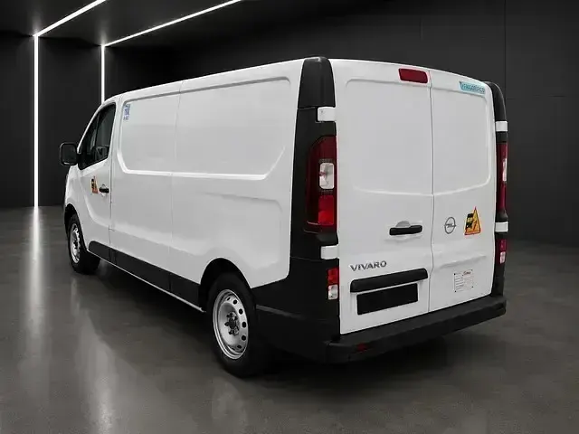 Usado Opel Vivaro Expression 95 CV (69 kW) 2017 Blanco Monovolumen