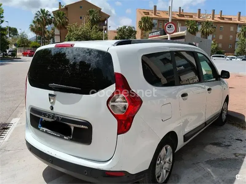Usado Dacia Lodgy Comfort 115 CV (84 kW) 2020 Blanco Monovolumen