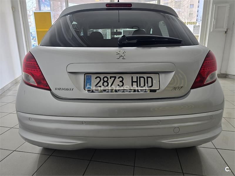 Usado Peugeot 207 Sportium 95 CV (69 kW) 2011 Gris / plata Berlina