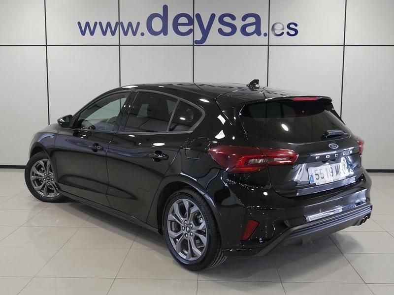 Usado Ford Focus ST-Line 155 CV (114 kW) 2023 Negro Berlina