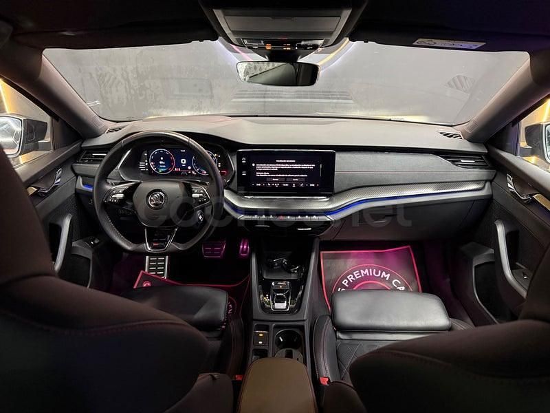 Usado Skoda Octavia RS 200 CV (147 kW) 2022 Gris / plata Familiar