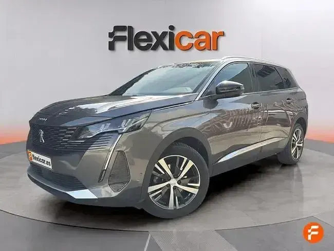 Usado Peugeot 5008 Allure 130 CV (95 kW) 2023 Gris SUV
