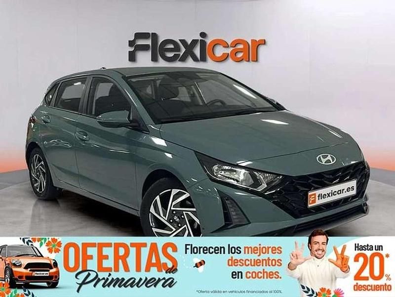Usado Hyundai i20 101 CV (74 kW) 2024 Verde Utilitario