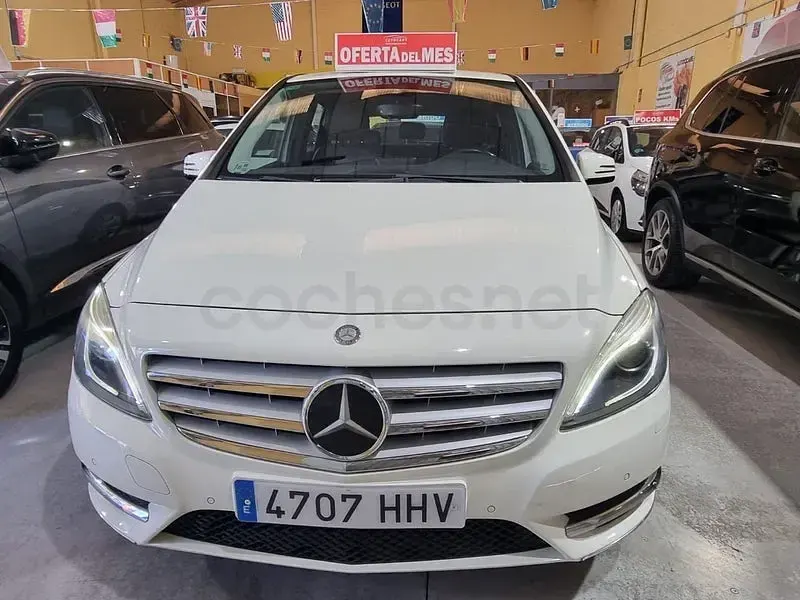 Usado Mercedes B200 136 CV (100 kW) 2012 Blanco Utilitario