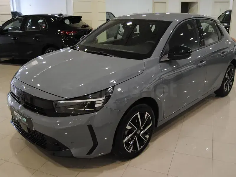 Usado Opel Corsa 100 CV (73 kW) 2025 Gris / plata Utilitario