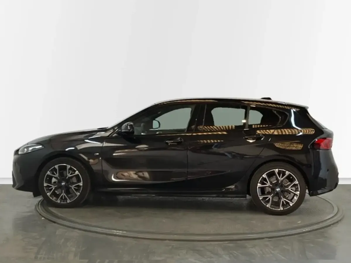 Usado BMW 120 Comfort Edition 190 CV (139 kW) 2025 Negro Utilitario