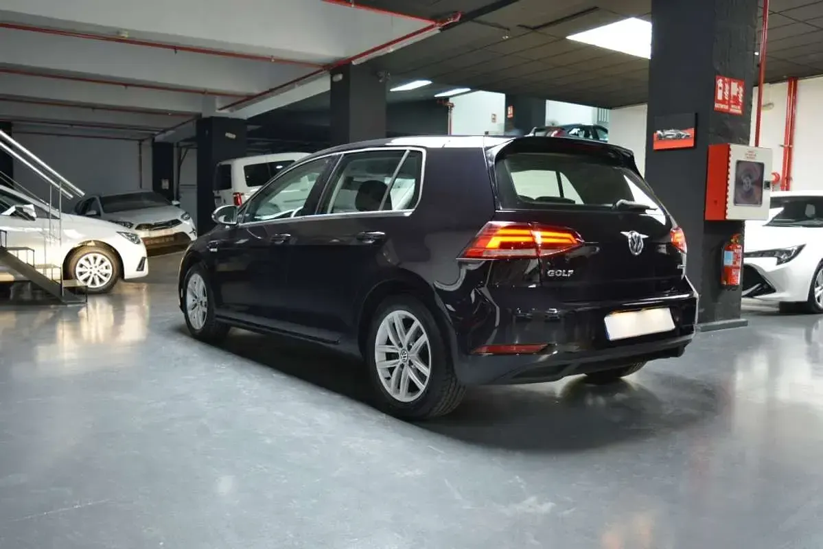 Usado VW Golf VIII Edition 131 CV (96 kW) 2020 Negro Utilitario