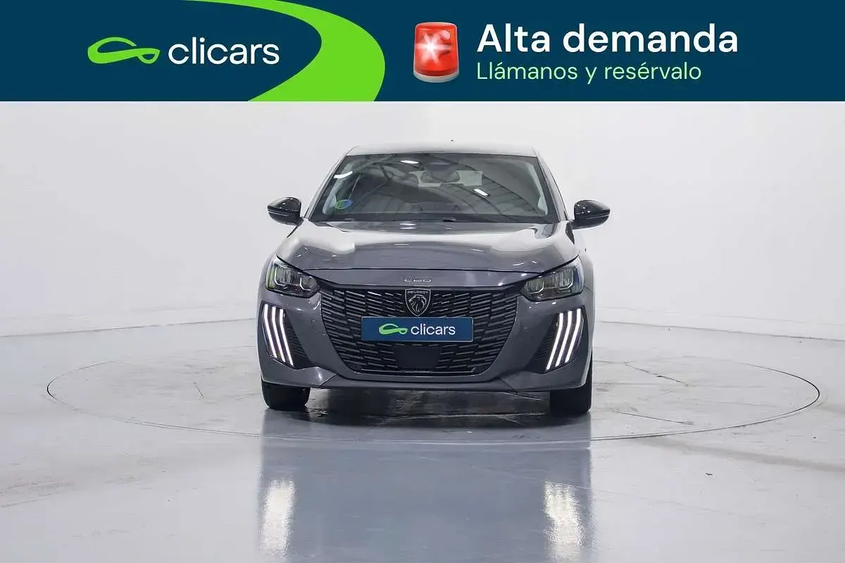 Usado Peugeot 208 Allure 101 CV (74 kW) 2025 Gris Utilitario