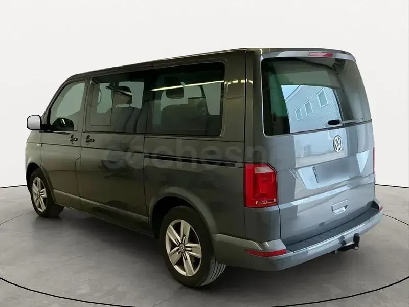 Usado VW Multivan 150 CV (110 kW) 2019 Gris / plata Monovolumen