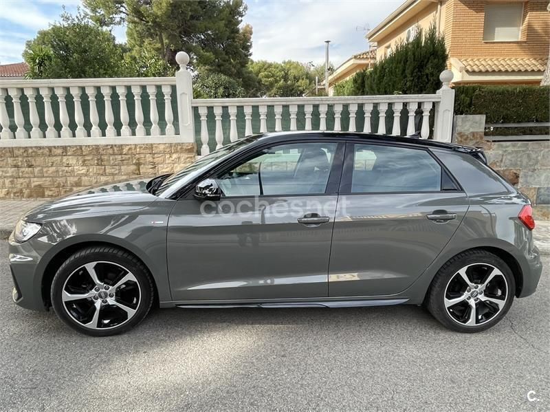 Usado Audi A1 Sportback S-Line 95 CV (69 kW) 2019 Gris / plata Utilitario