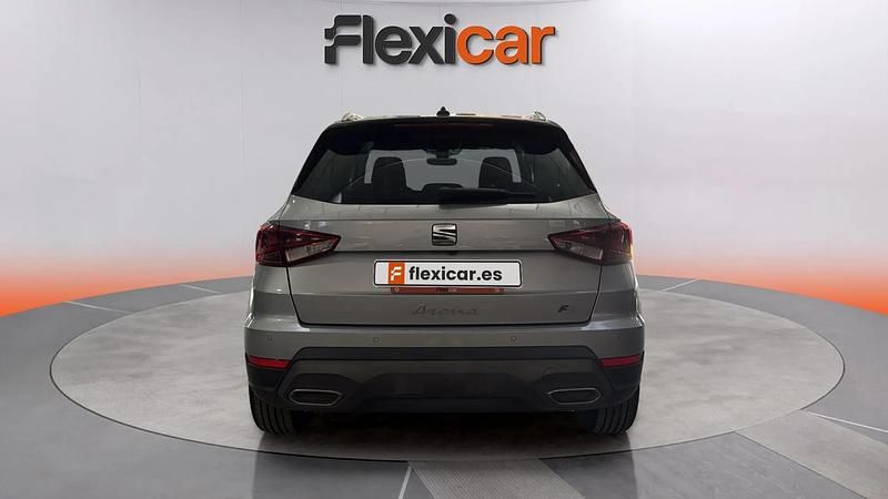 Usado Seat Arona FR 110 CV (80 kW) 2024 Gris SUV