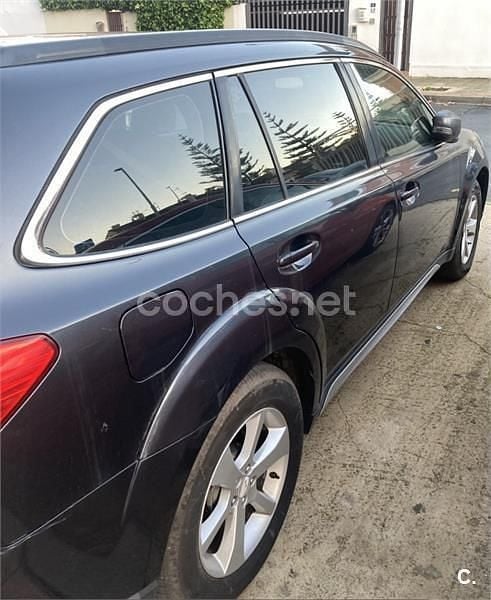 Usado Subaru Outback 150 CV (110 kW) 2013 Azul Familiar