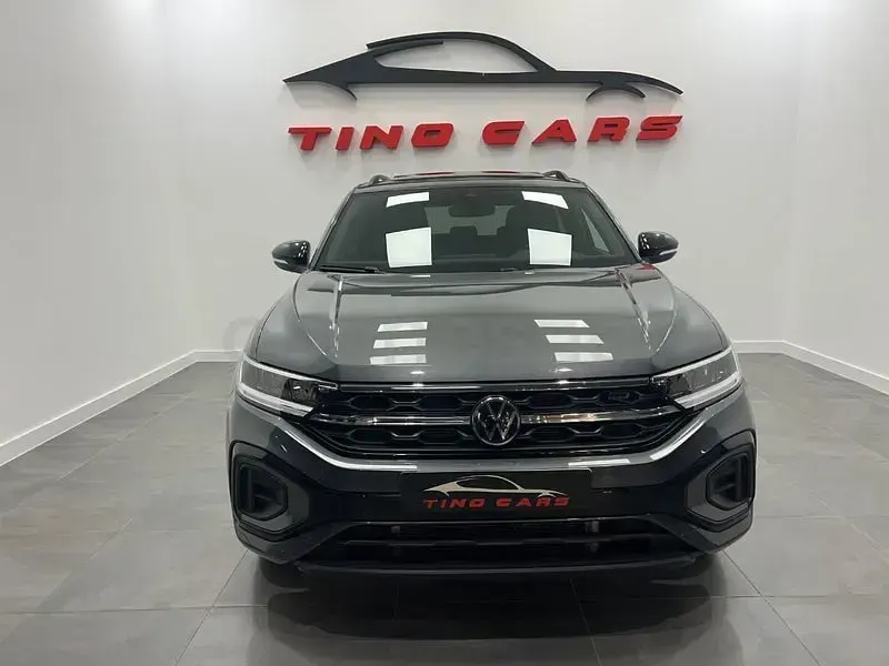 Usado VW T-Roc 150 CV (110 kW) 2024 Gris / plata SUV