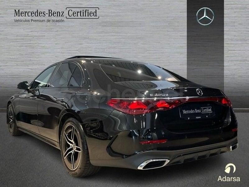 Usado Mercedes E220 197 CV (144 kW) 2024 Negro Berlina