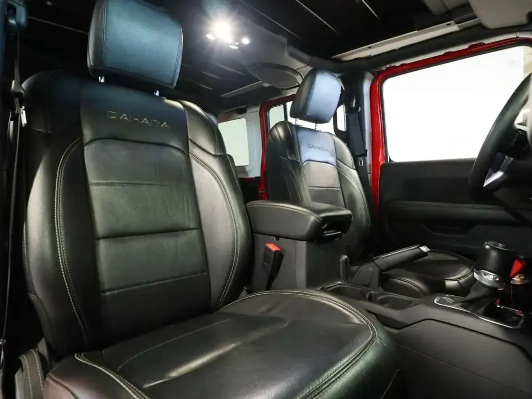 Usado Jeep Wrangler Unlimited Sahara 381 CV (280 kW) 2023 Rojo SUV