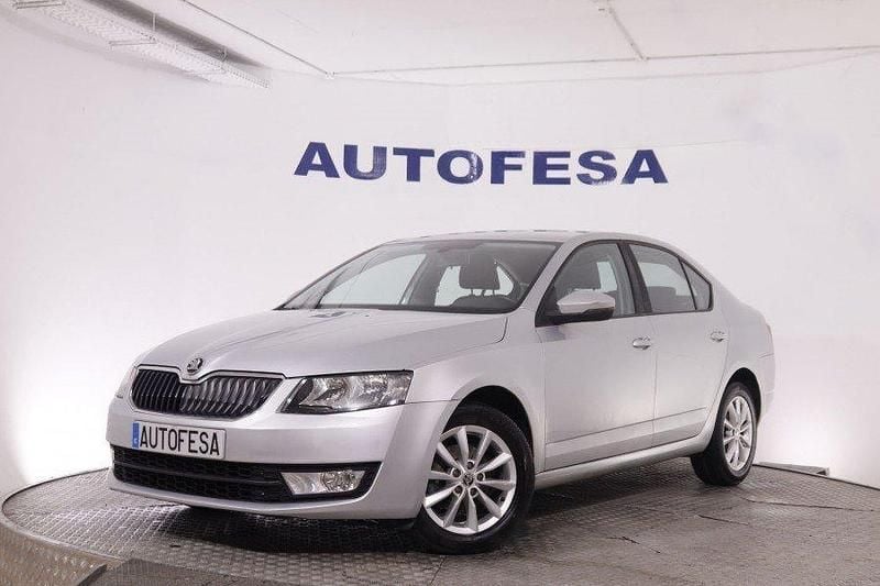 Occasion Skoda Octavia Ambition 105 ch (77 kW) 2015 Argent Citadine