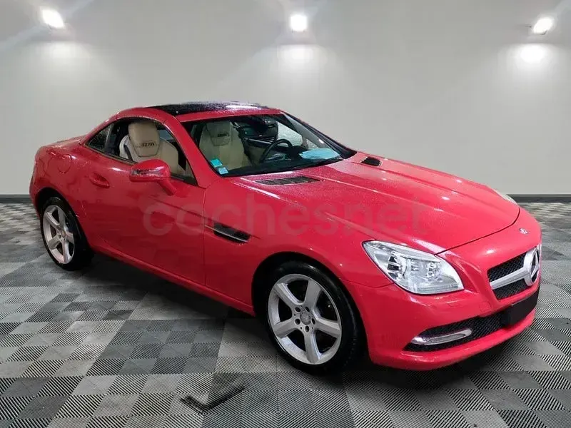 Usado Mercedes SLK250 204 CV (150 kW) 2011 Rojo Descapotable
