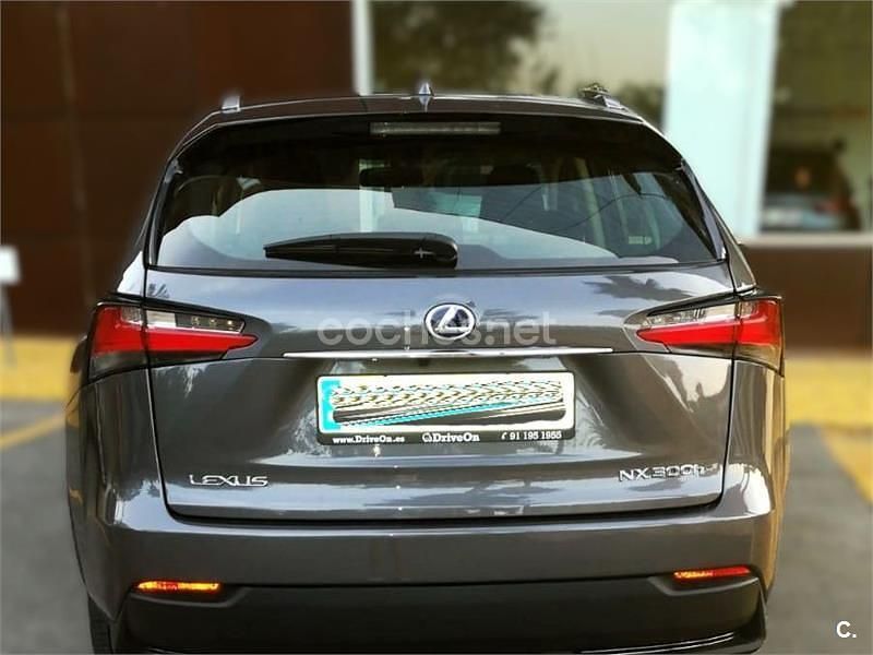 Usado Lexus NX300h 197 CV (144 kW) 2016 Gris / plata SUV