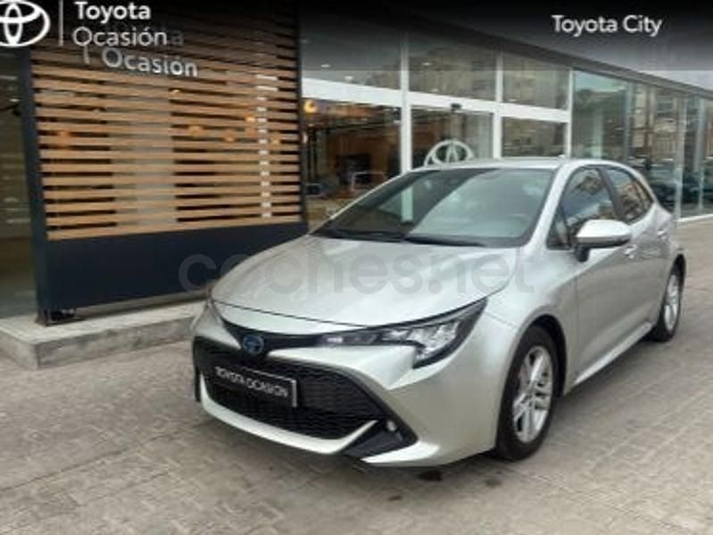 Usado Toyota Corolla Eco 140 CV (102 kW) 2023 Gris / plata Berlina