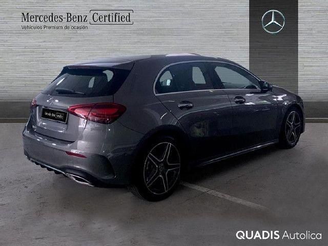 Usado Mercedes A180 AMG line 136 CV (100 kW) 2025 Gris montaña