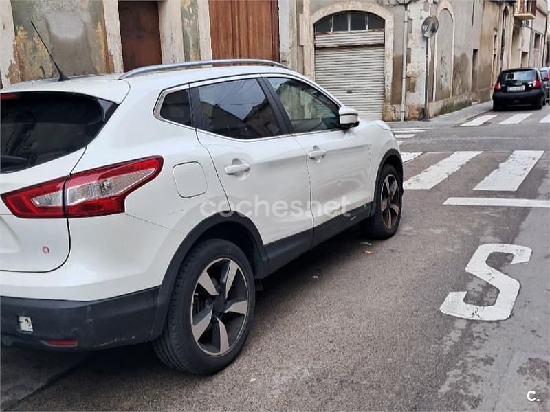 Usado Nissan Qashqai N-Connecta 110 CV (80 kW) 2015 Blanco SUV