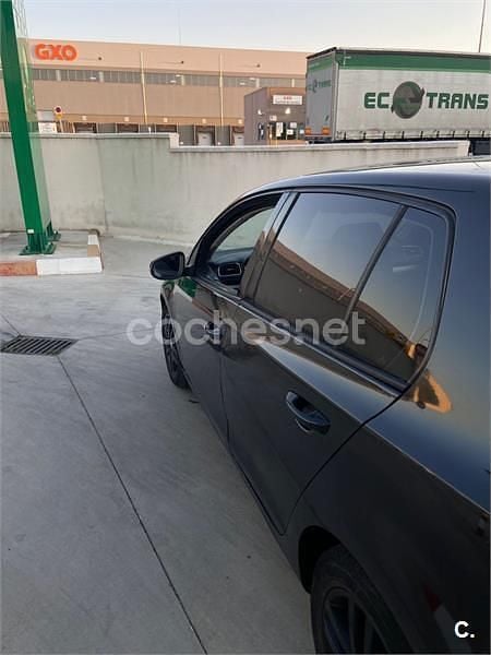 Negro Usado 2010 VW Golf VI Advance Berlina | 5500 € (Buen precio) - Imagen 1/4