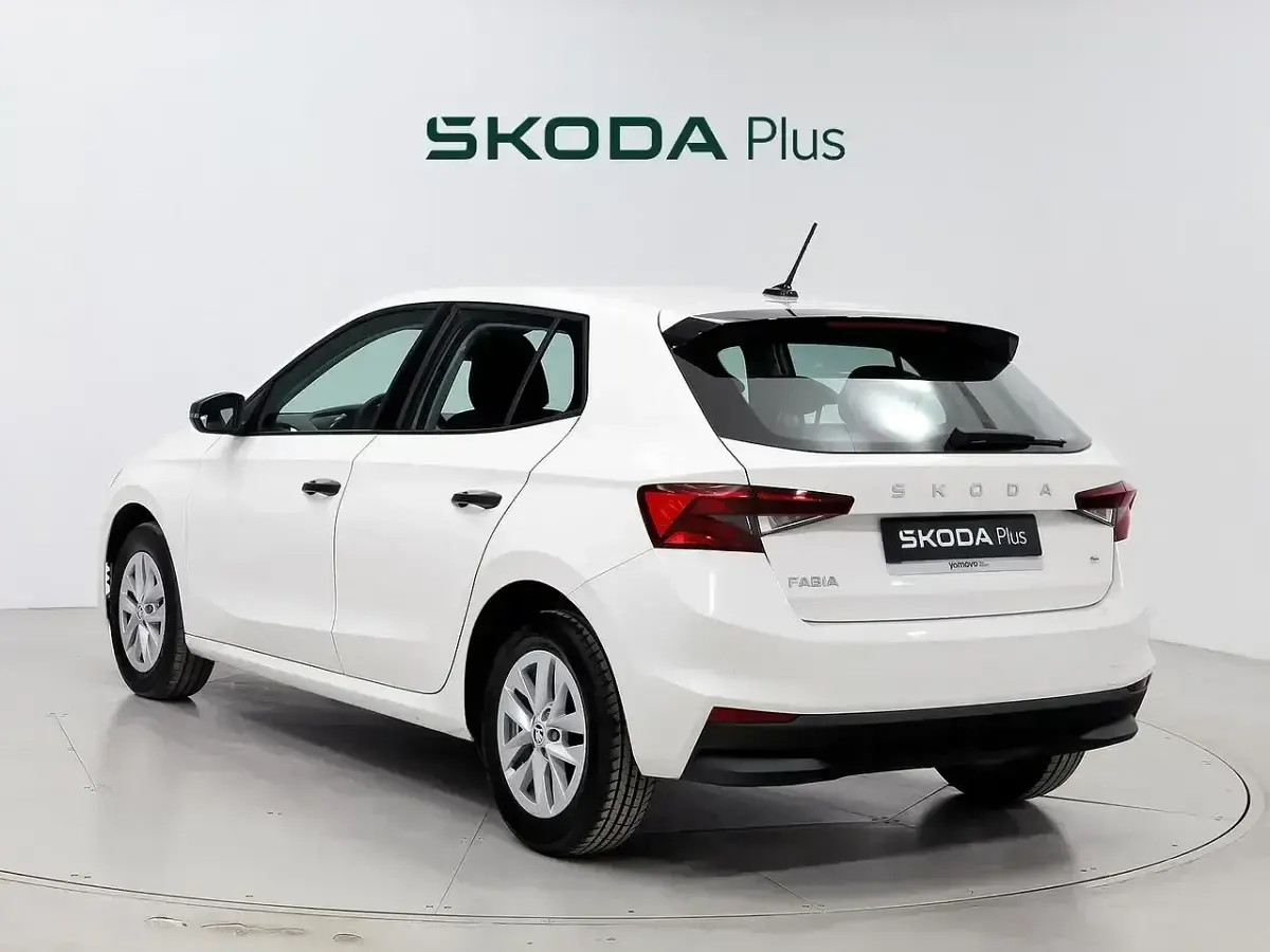 Usado Skoda Fabia Essence 80 CV (58 kW) 2024 Blanco Utilitario